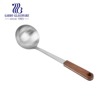 High quality Silver Stainless Steel Large Soup Ladle Kitchen Tool With Bamboo Handle
