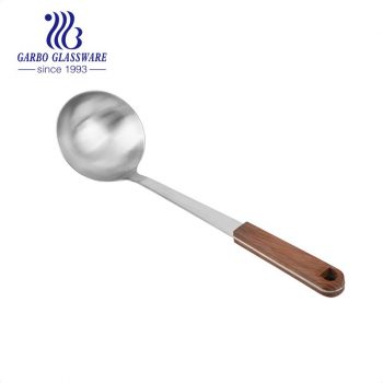 Concha de sopa grande de aço inoxidável prateado de alta qualidade, utensílio de cozinha com cabo de bambu