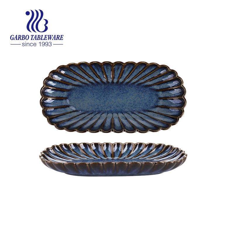 Assiette plate simple de conception de marguerite unique personnalisée en usine plat en porcelaine en forme de coeur de 8 pouces