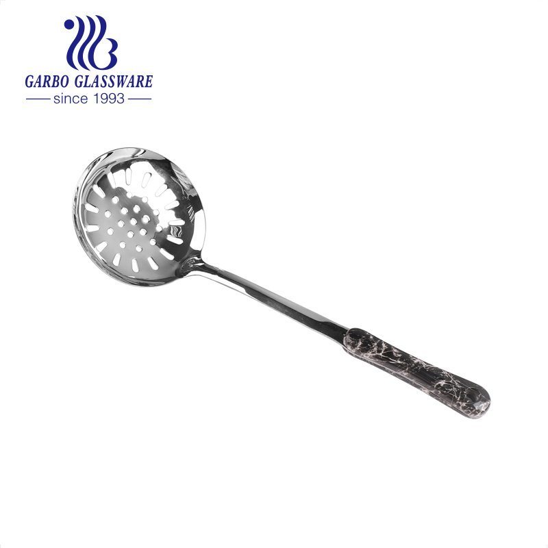 Conjunto de utensílios de cozinha antiaderente Conjunto de panelas de aço inoxidável Espátula Turner de 12.75 polegadas com cabo PS em mármore preto e branco