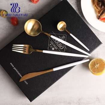 Ang koleksyon ng garbo ay na-customize na 24 piraso puting flatware set 18/0 hindi kinakalawang na asero Mga gintong kagamitan sa hapunan sa istilo ng Portugal