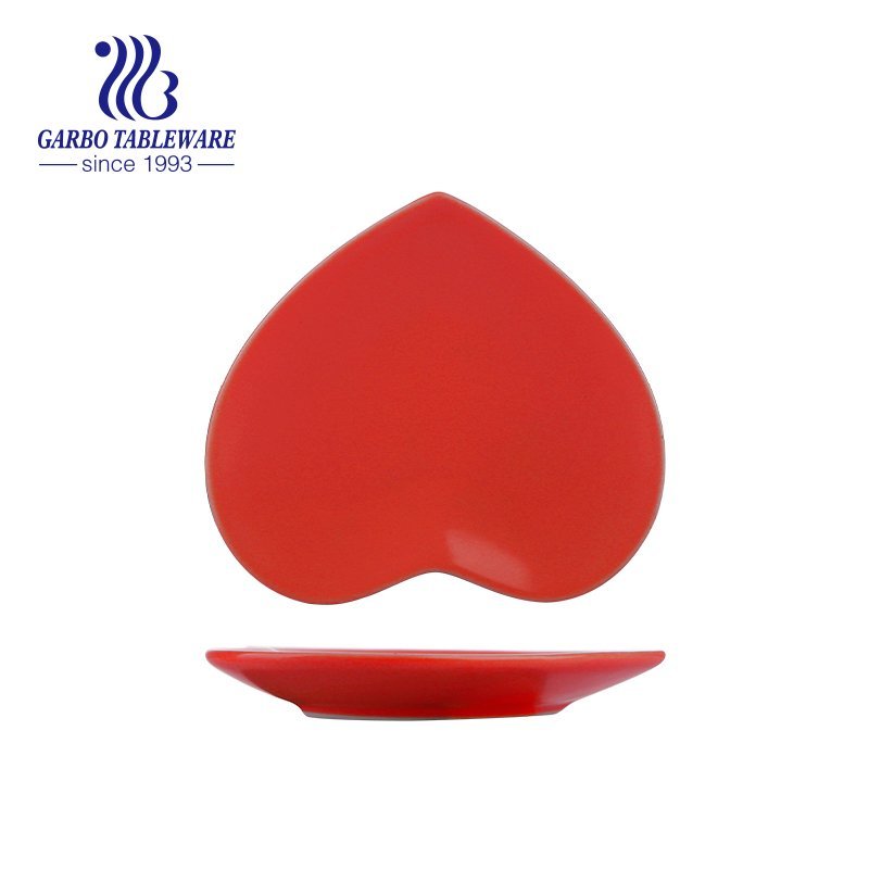 Factory customized heart shaped matte colorful beautiful ceramic flat dish with different sizes