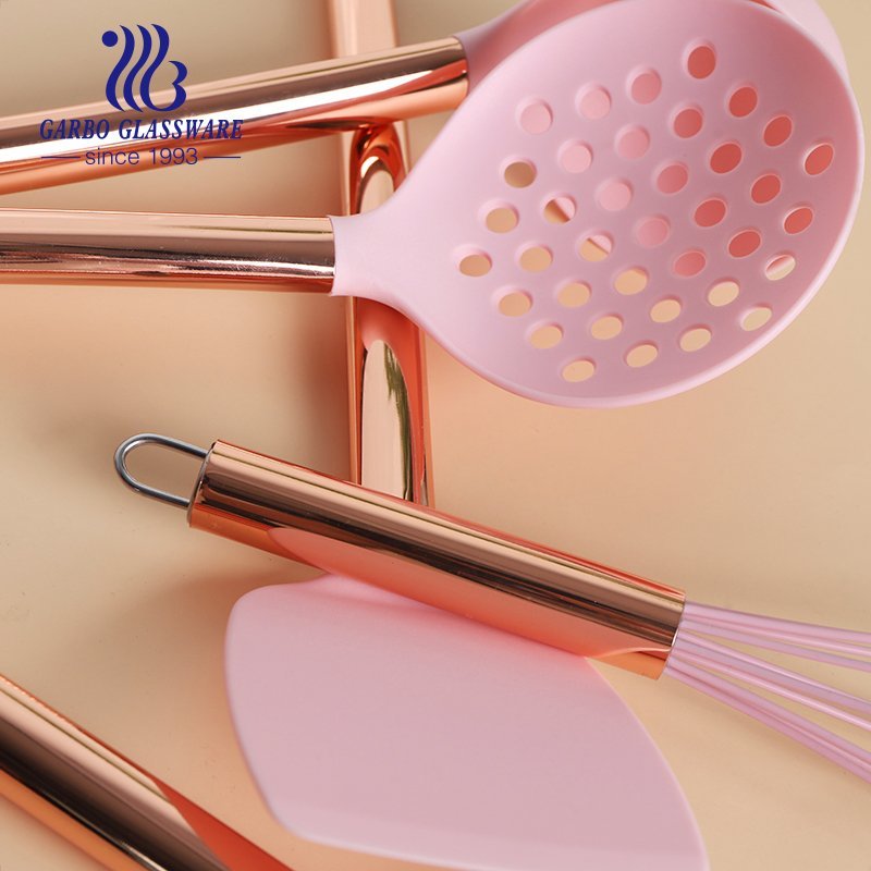 Conjunto de utensílios de cozinha em aço inoxidável resistente ao calor 201 com banho de ouro e rosa e utensílios de cozinha de material de náilon