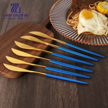 Cuchillo de cena dorado cuchillo de mesa de acero inoxidable chapado en oro mate con mango azul