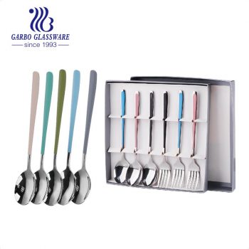 Cucharas de acero inoxidable 304 pulidas con espejo de la mejor calidad Cuchara de cena de 210 mm de longitud Cuchara de servir colorida