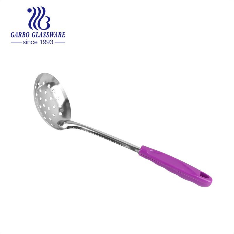 Conjunto de utensílios de cozinha com grande desconto Conjunto de utensílios de cozinha com aço inoxidável resistente ao calor sem BPA com cabo PP colorido