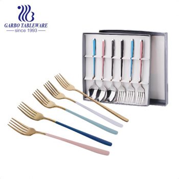 Luxury at eleganteng stainless steel fork set na may makulay na hawakan para sa pamilya ng restaurant hotel araw-araw na ginagamit