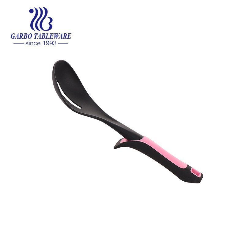 Top sales heat resistant cheap price curve handle nylon slotted turner spatula
