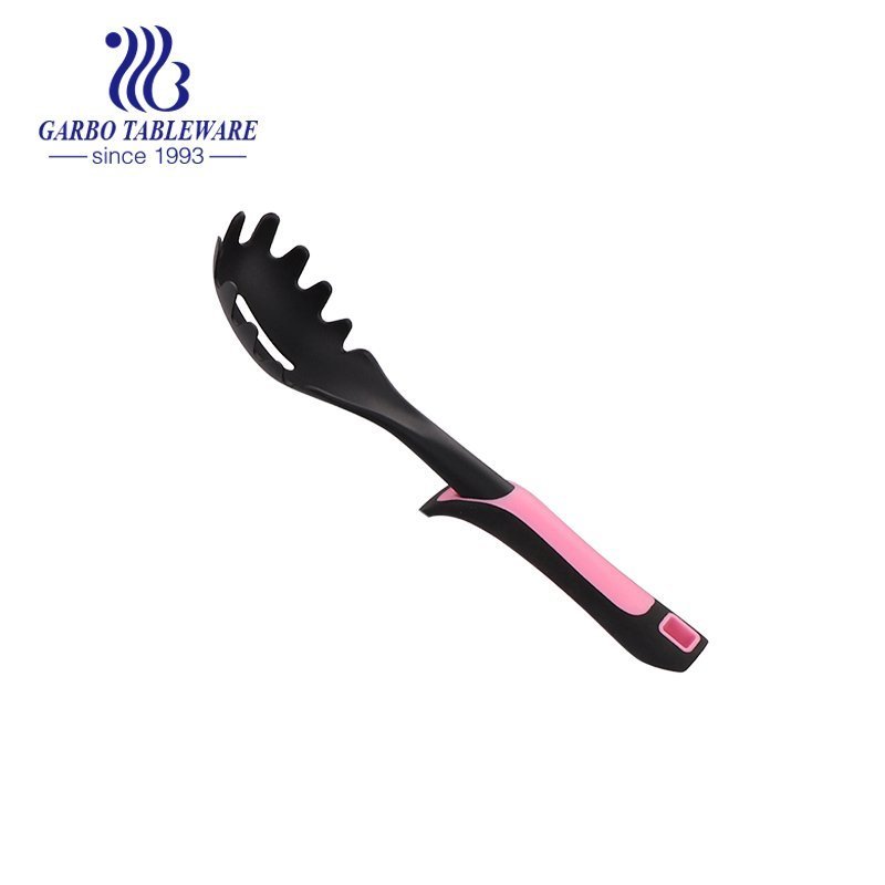 Top sales heat resistant cheap price curve handle nylon slotted turner spatula