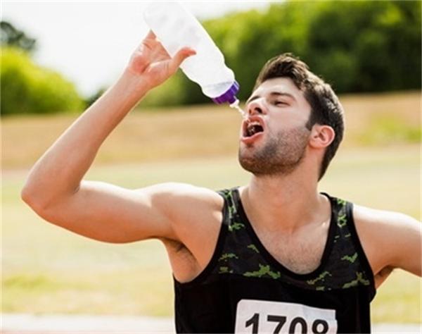 Growth in sales of plastic sports water bottles and advice on selection