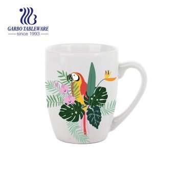 Atacado de fábrica colorido papagaio design 12.5 oz canecas de café de cerâmica com alça chá chá leite canecas para microondas seguras
