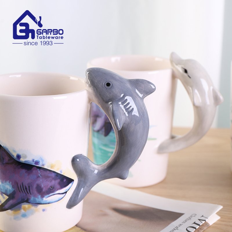 Wholesale unique 3D vivid animal design handmade painted 14oz ceramic coffee cup