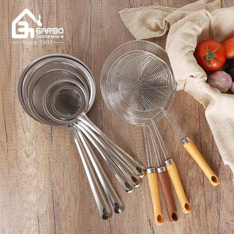 201 أداة مطبخ من الفولاذ المقاوم للصدأ للاستخدام المنزلي ، صندوق ألوان ، مجموعة مصفاة منزلية بدرجة الغذاء مع مقبض PP