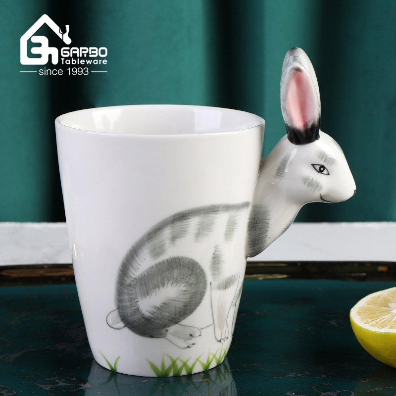 Handgefertigter 400-ml-Keramikbecher mit lebendigem Schaf-Design zum Kaffeetrinken