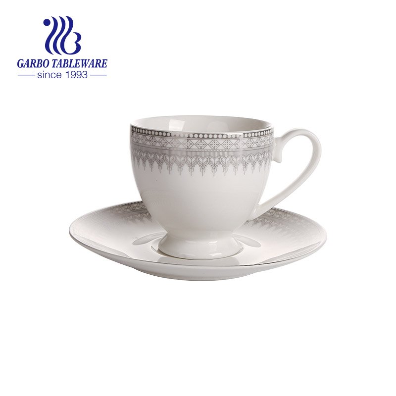 Ensemble de tasses à café et à thé en céramique blanche avec bord coloré avec assiette à soucoupe Ensembles de tasses en grès de 220 ml