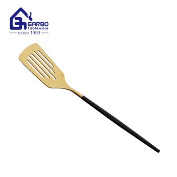 Spatule de cuisine quotidienne en acier inoxydable 201 résistant à la chaleur avec manche en PVC et spatule à fente