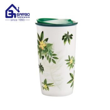 Vaso de cerámica de 550ml con tapa y calcomanía personalizada para beber leche y agua