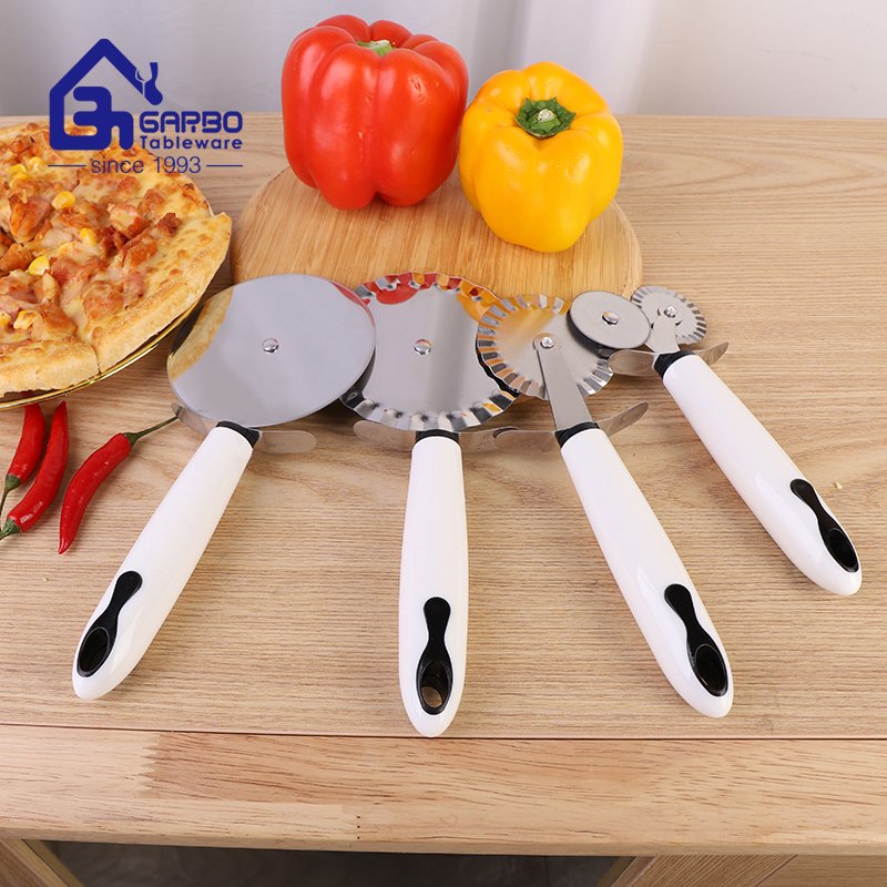 Traditional Cheap Stainless Steel Pizza Cutter With White PP Plastic