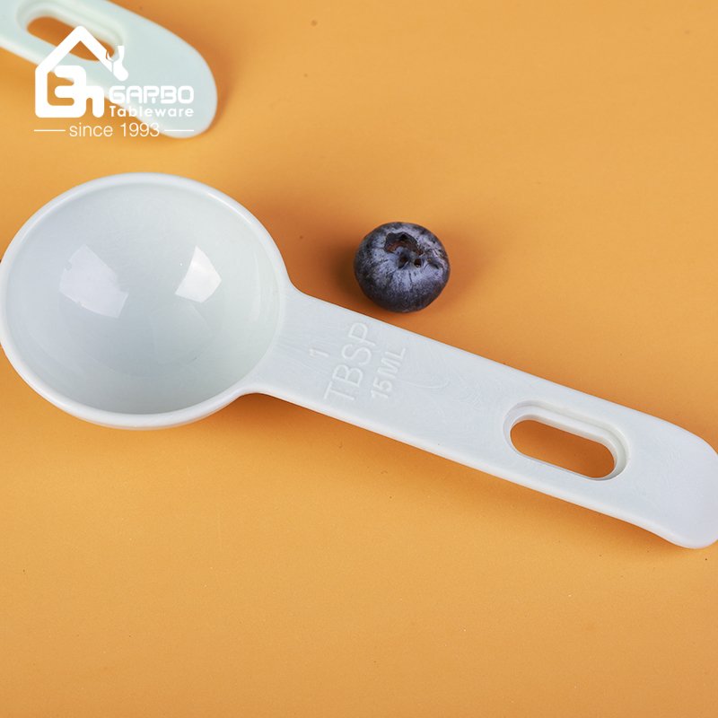 5pcs plastic measuring spoons for home kitchen cooking usage